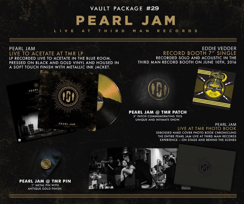 The stage experience. Pearl Jam книга. Pearl Jam "Live Chicago 1992". Third man records внутри. Pearl Jam Black.