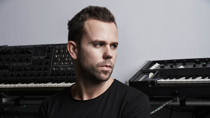 M83-2016-Andrew_Arthur